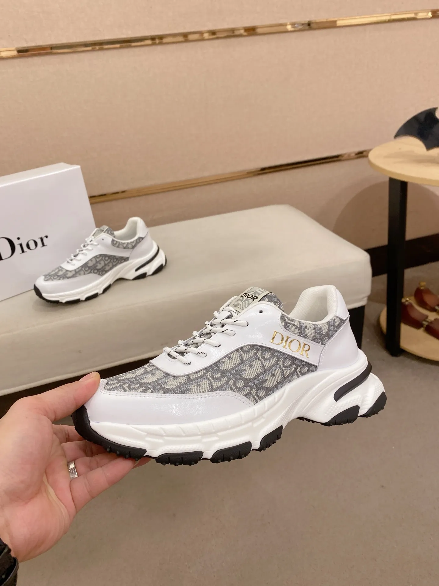 Men's clothing and shoes 442💰🇮🇹🇮🇹Dior d The new model is on sale at the same time at the counter. The upper 🇮🇹 is imported Italian first-layer cowhide, and the lining is fully imported sheepskin 💪💪. It is a complete 1⃣️ to 1⃣️ replica 🇮🇹💪💪, ⚠ Sole: The original sole is specially provided by the original factory. The exclusive movable molded sole is super comfortable. ⚠Original factory single goods, 🔍🔍high quality, you can enter and leave the counter at will, welcome to compare⚠. Code number: 38-44. Can be customized for 45 non-refundable.